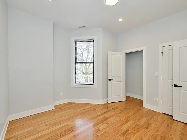 4220 S Calumet Ave #1E — Photo 6