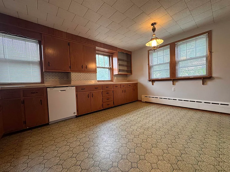216 W Main St #1 — Photo 3