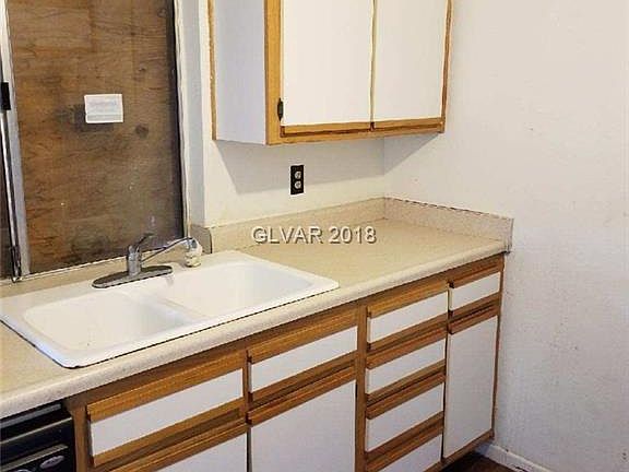 3rd image of 7028 Kenwood St