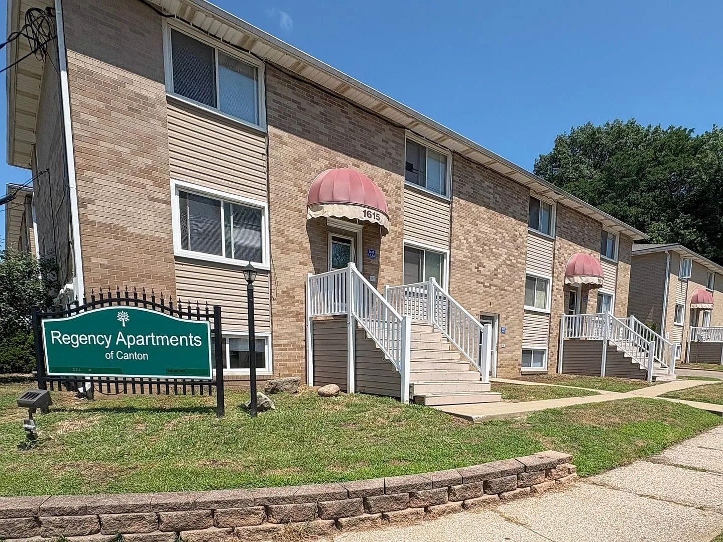 The Regency | 1 Bedroom Apartments in Canton, OH — Photo 3