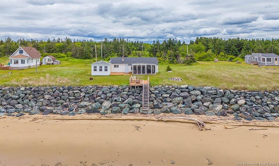 1st image of 145 Des Chalets Rd