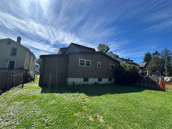 4th image of 610 Magee Ave