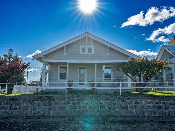 303 W 3rd St, Sprague, WA 99032