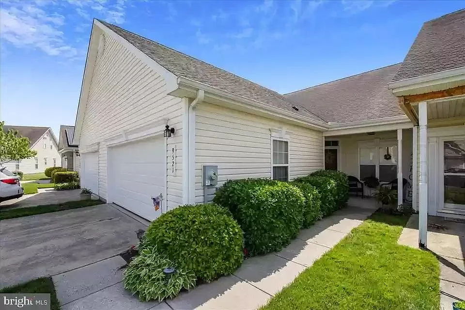 9521 Wedge Way photo 1