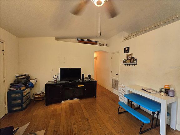3rd image of 1715 9TH AVENUE