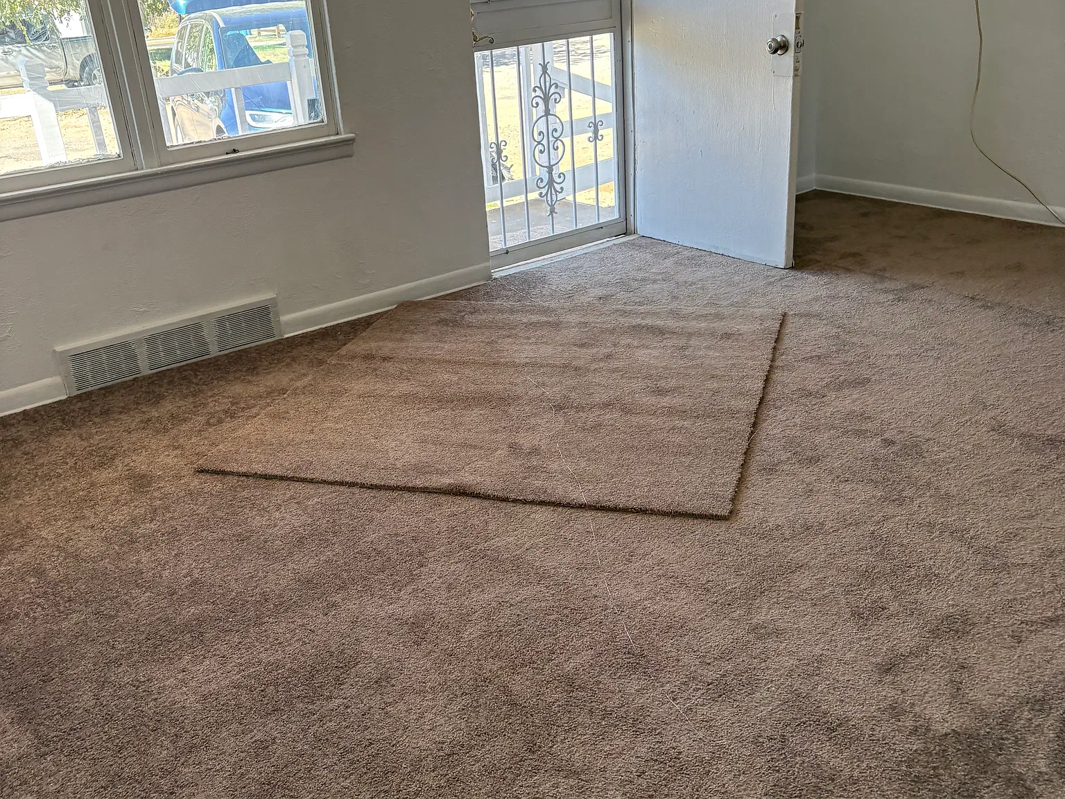 2 bed, 1000 sqft, $1,900 — Photo 2