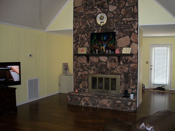 5th image of 204 Briarcliff Dr