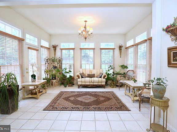 2nd image of 4488 Arniel Pl