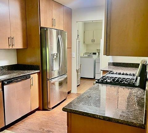 3rd image of 206 Jane Way #122