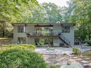 205 Saddle Hill Rd, Stamford, CT 06903