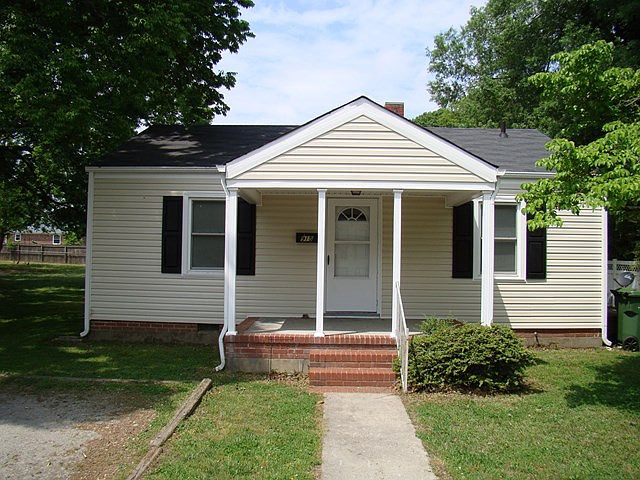 1st image of 915 Oakley Ave