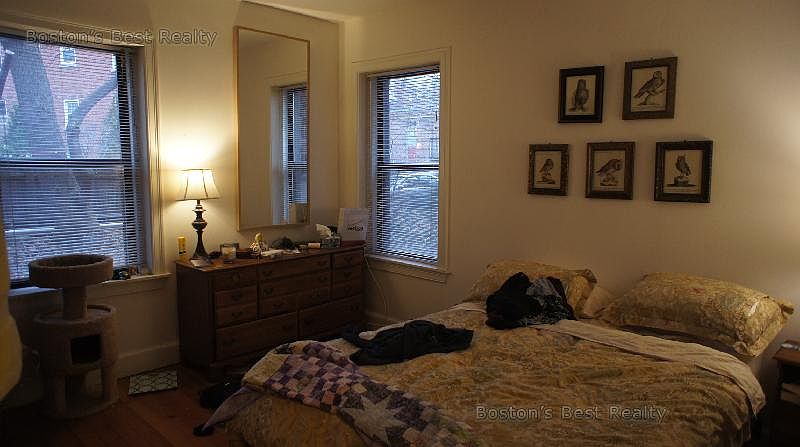 2nd image of 122 Park St APT 1B
