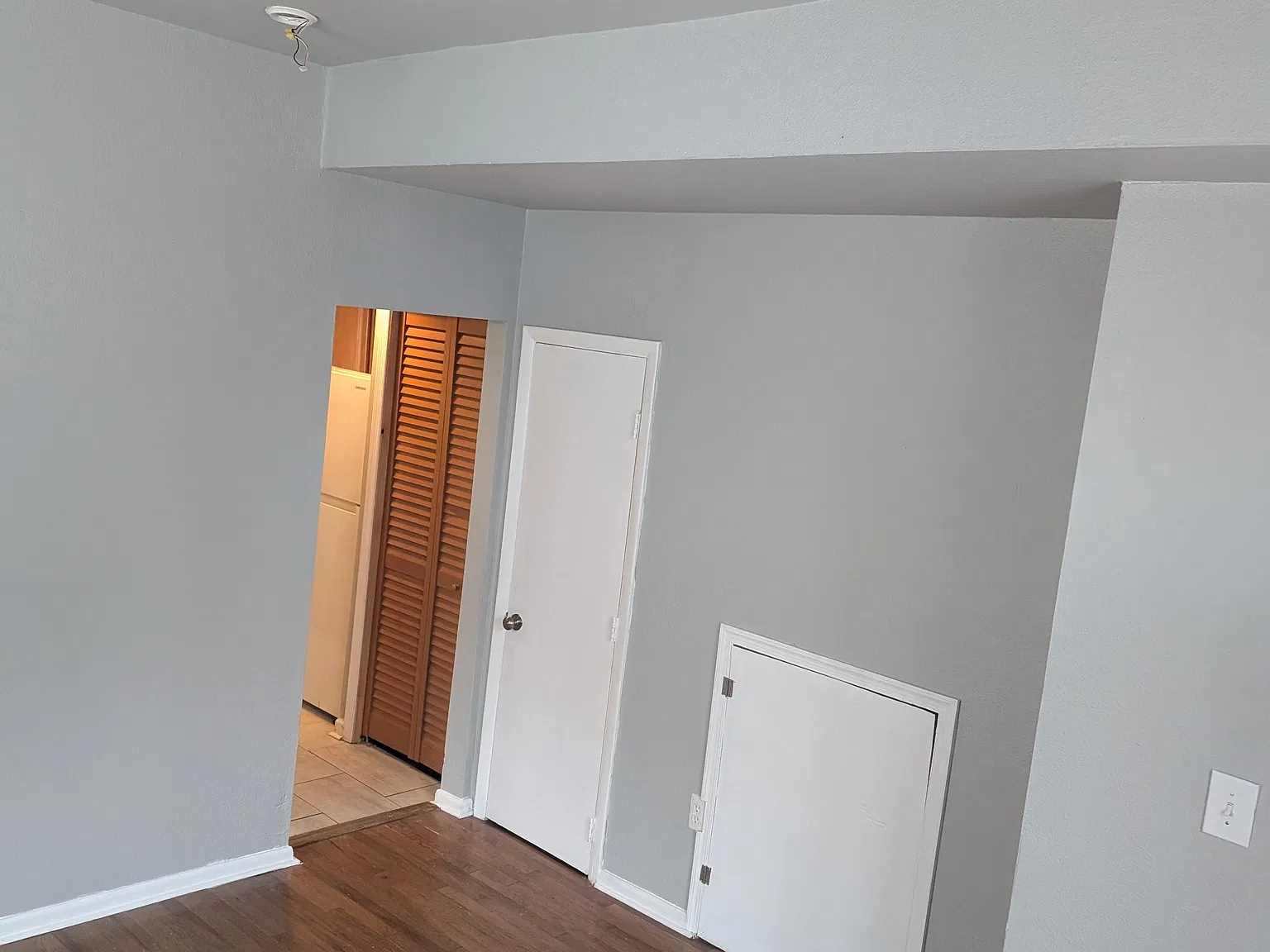 2 bed, 700 sqft, $2,100 — Photo 3
