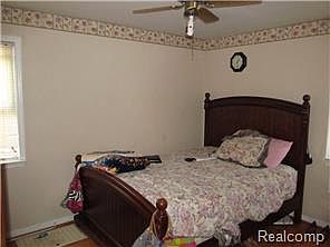 4th image of 960 Cloverlawn Blvd