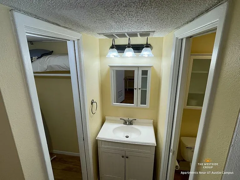 Hyde Park Court — Photo 17