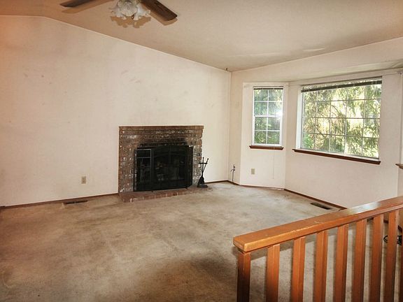 5th image of 1016 NE Lombard Ct