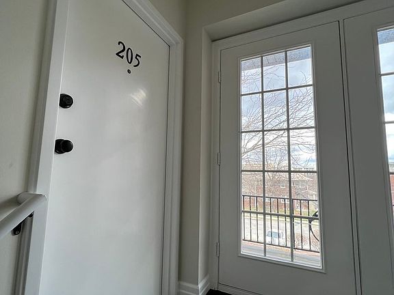 3rd image of 601-617 S 31st Ave #601-205-B800