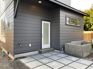 8120 Stone Ave N #B, Seattle, WA 98103