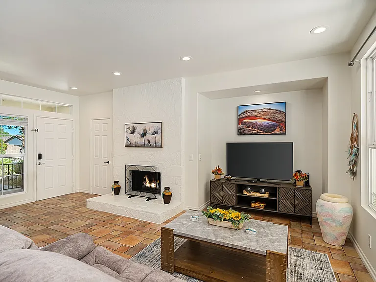 60755 Living Stone Dr — Photo 10