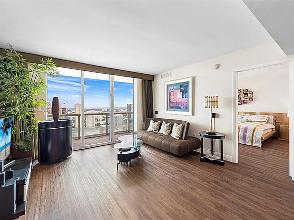 2nd image of 50 Biscayne Blvd APT 4711