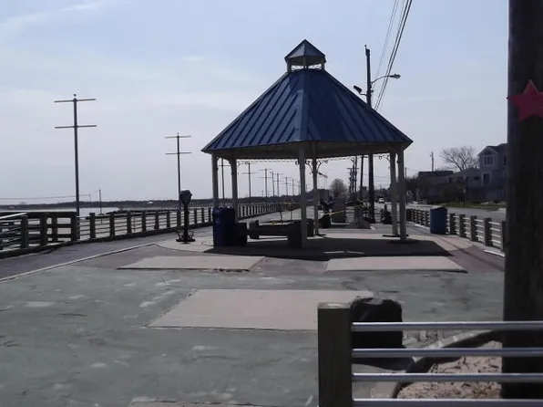 305 Dock St, Union Beach, NJ 07735