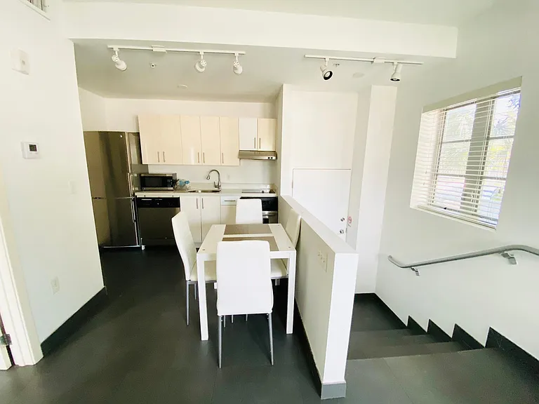 1602 Euclid Ave #104 — Photo 6