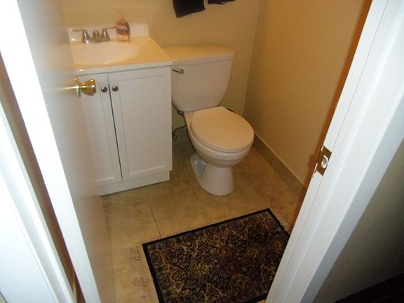 5th image of 817 N Taney St #A