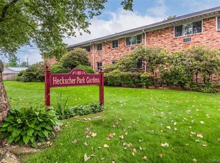 105 Prime Ave APT D4, Huntington, NY 11743