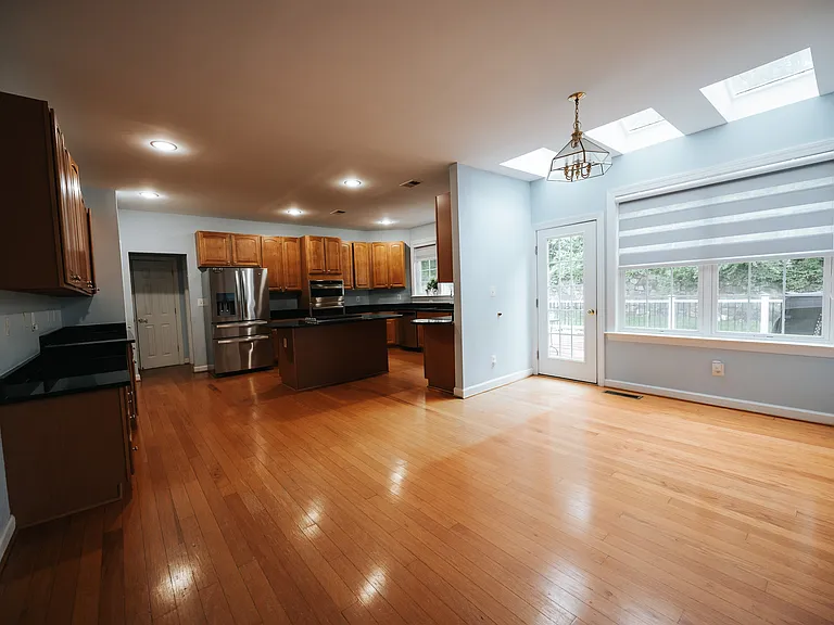 1832 Woods Edge Dr NE — Photo 6