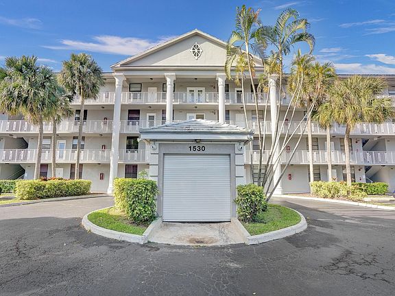 5th image of 1530 Whitehall Drive #301