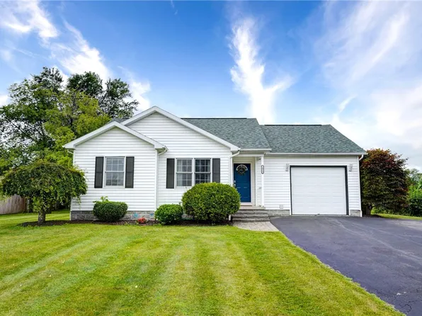 2012 Rainbow Ln, Lima, NY 14485