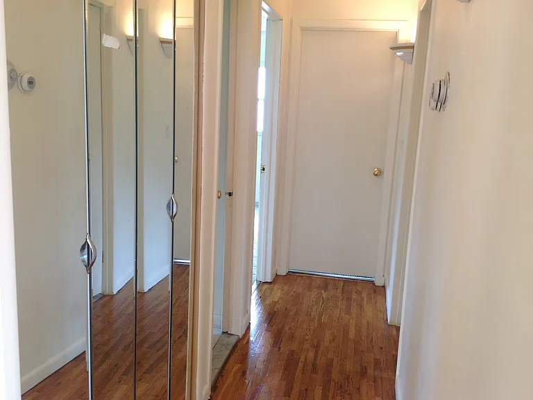 45 Morton St — Photo 4