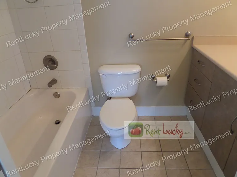 4031 Aurora Ave N #301 — Photo 19