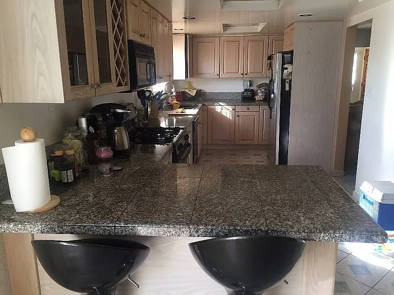 4 bed, 4000 sqft, $1,250 — Photo 3