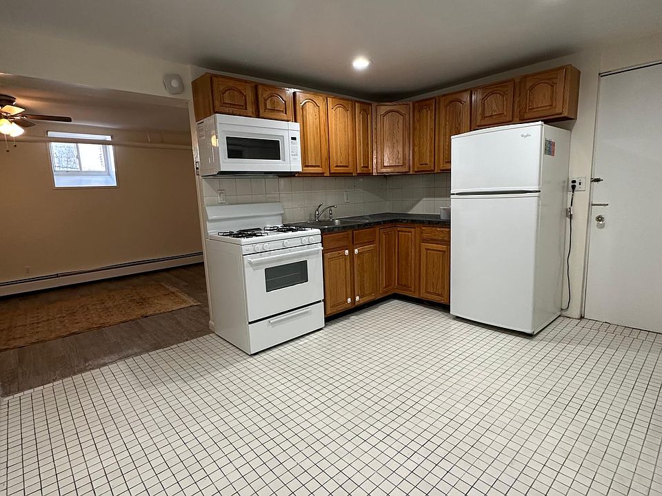 1st image of 194 Seminary Ave