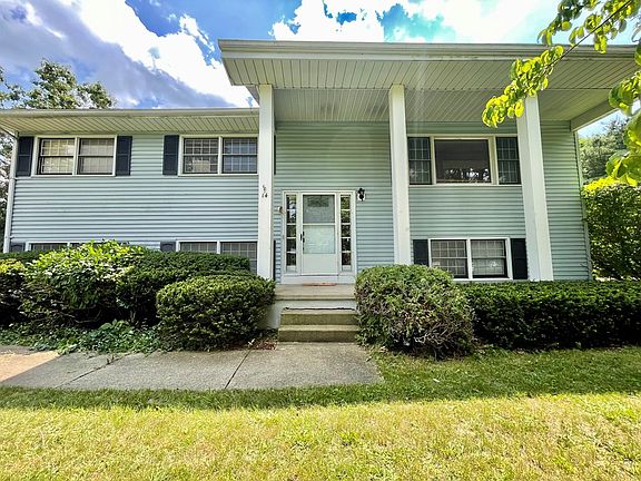 2nd image of 14 Hayes Dr
