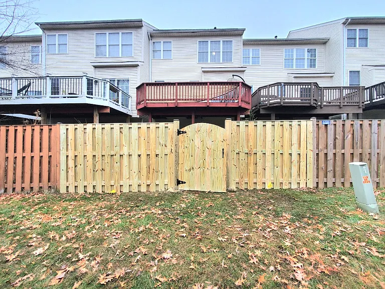25274 McIntyre Sq — Photo 20