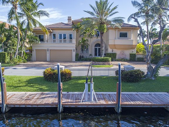 2nd image of 50 Bay Colony Ln