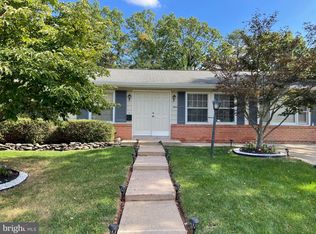1006 S Greenthorn Ave, Sterling, VA 20164