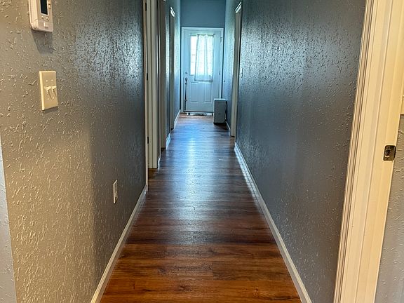 4th image of 813 E Erin Pl