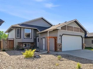 10 E Sparrow Close, Blackfalds, AB T4M0K6