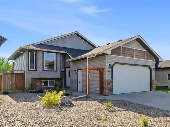 10 E Sparrow Close, Blackfalds, AB T4M 0K6