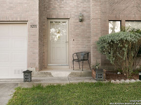 4th image of 9231 Shadystone Dr
