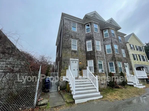 106-108 Winsor St Unit 1, New Bedford, MA 02744