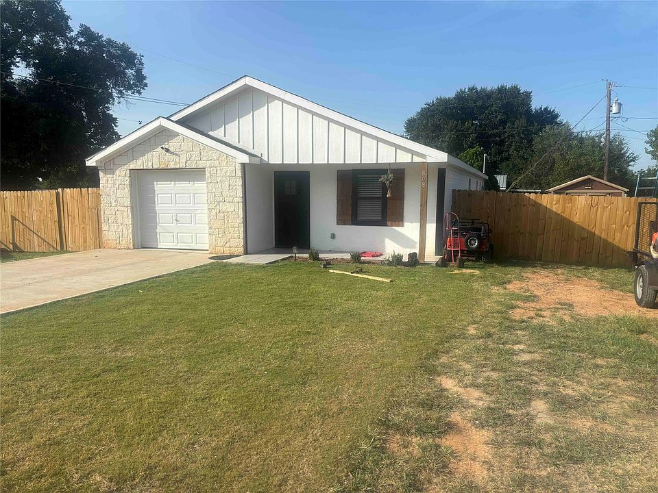 1st image of 808 Buckboard Dr