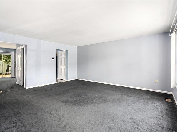 4th image of 967 Ramblewood Ln