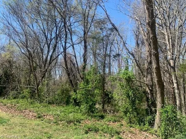 1781 Round Hill Cir, Kernersville, NC 27284