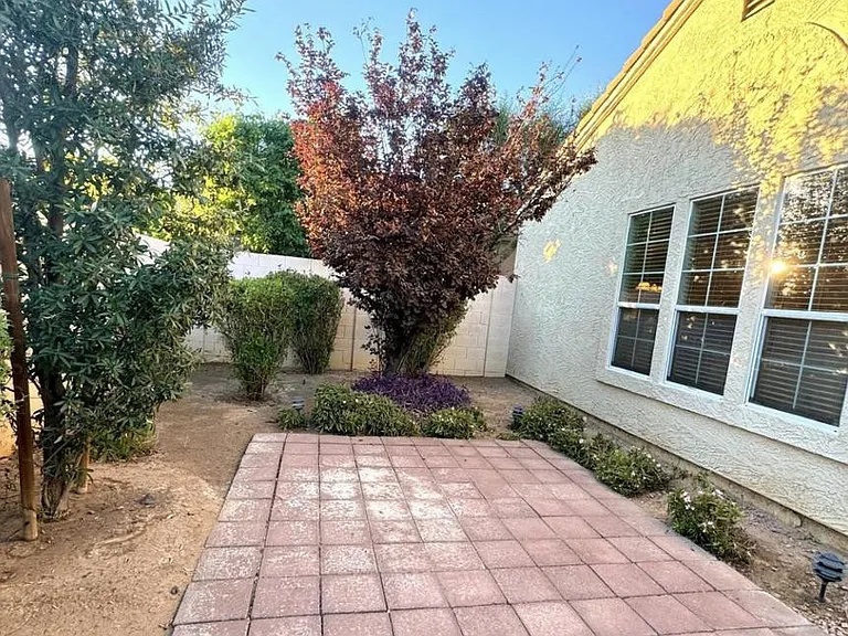 313 W Monte Cristo Ave — Photo 14