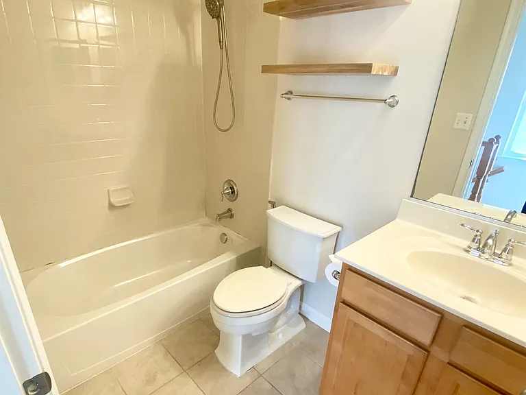 675 Anacostia Ave NE — Photo 13