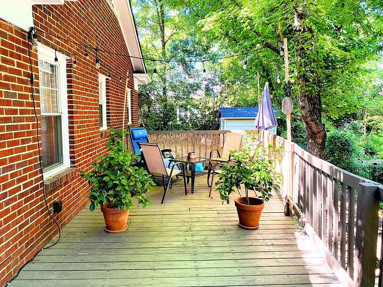 1003 Guilford Rd — Photo 4
